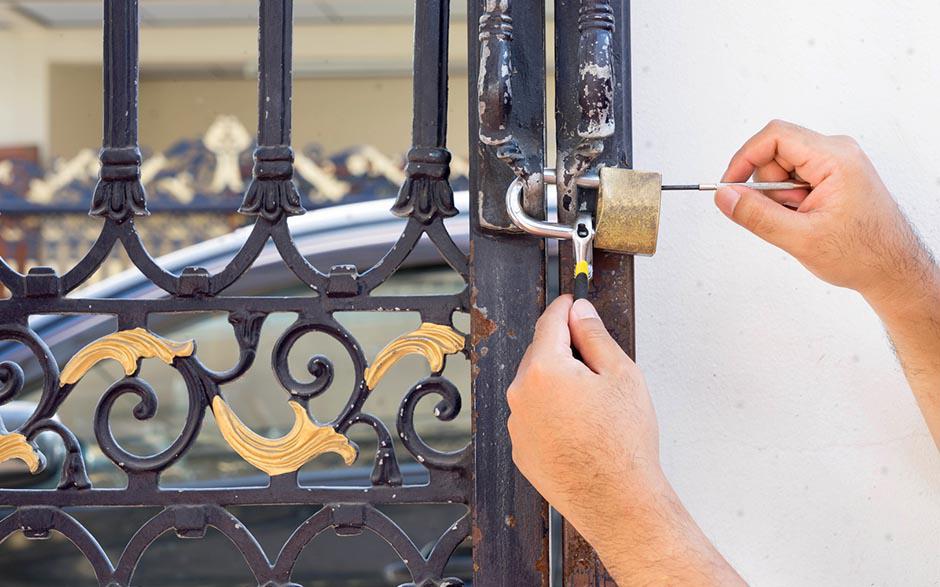 ouvrire une porte sans clé Pontoise