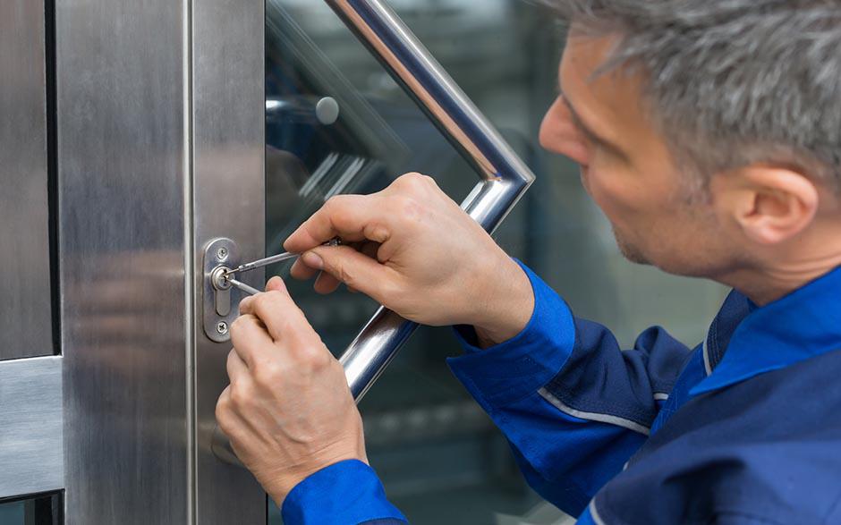 changer serrure porte garage Villeneuve-la-Garenne