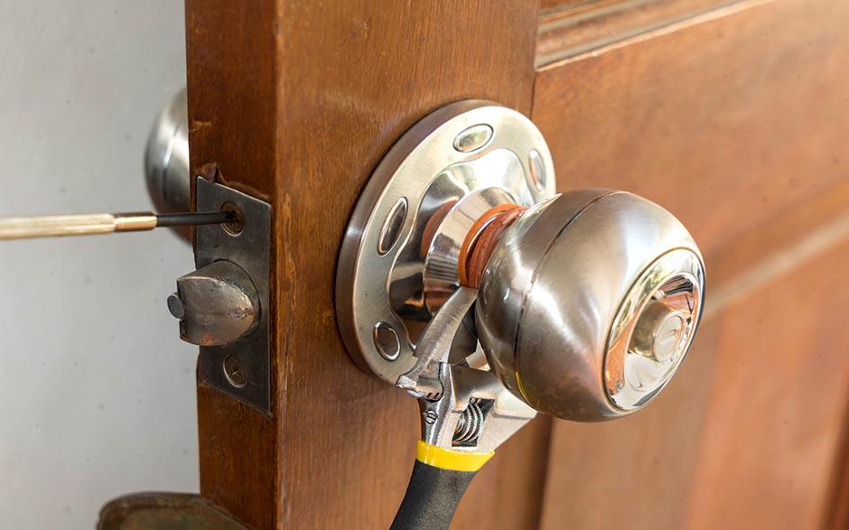 ouvrire une porte sans clé Pontoise
